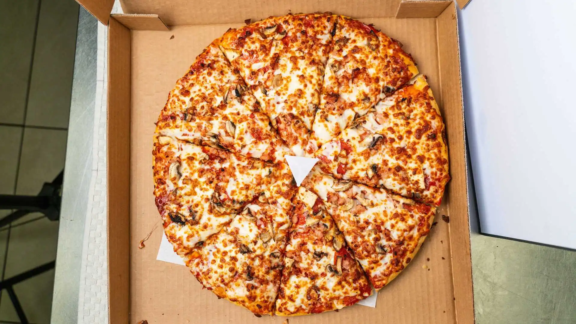 Boss Pizza ingredients - Organic flour and locally sourced toppings