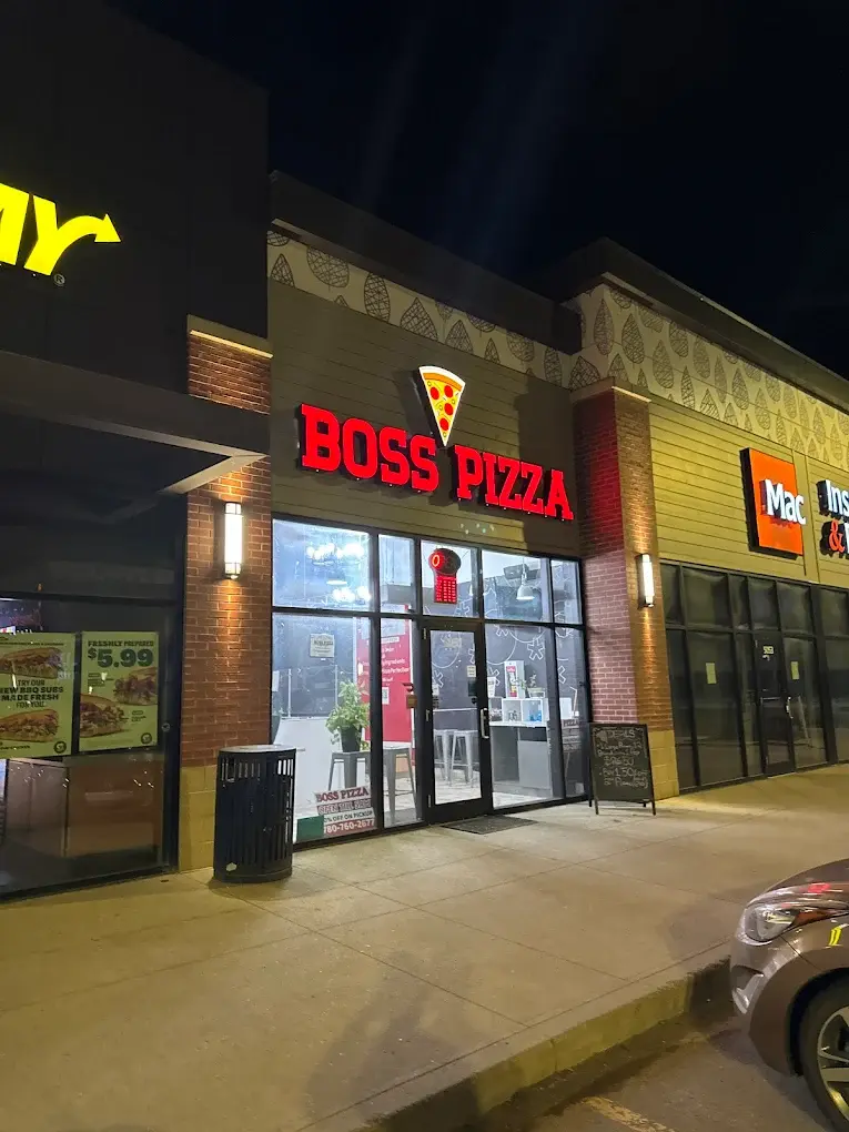 Boss Pizza & Bar Ellerslie - Dine-in restaurant with bar serving organic pizza in South Edmonton